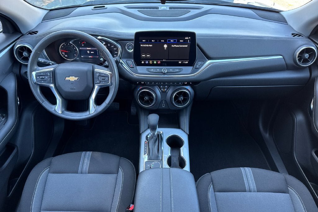 New 2026 Chevrolet Blazer LT w/ Midnight/Sport Edition FWD image 13