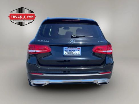 Used 2019 Mercedes-Benz GLC 300 4MATIC image 5