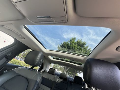 Used 2020 Mercedes-Benz C 300 4MATIC Sedan image 29