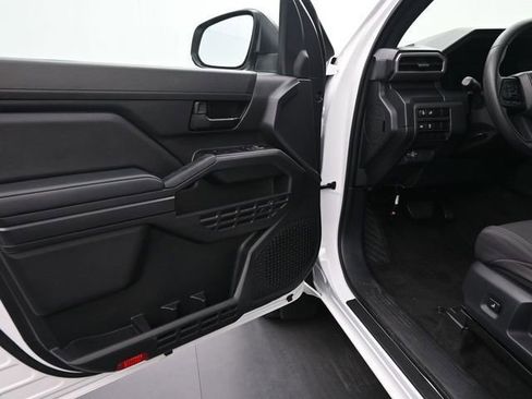 Used 2024 Toyota Tacoma SR image 17