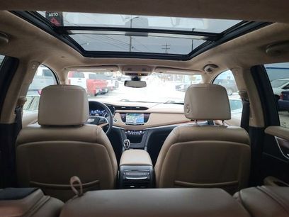 Used 2017 Cadillac XT5 Platinum w/ Driver Assist Package