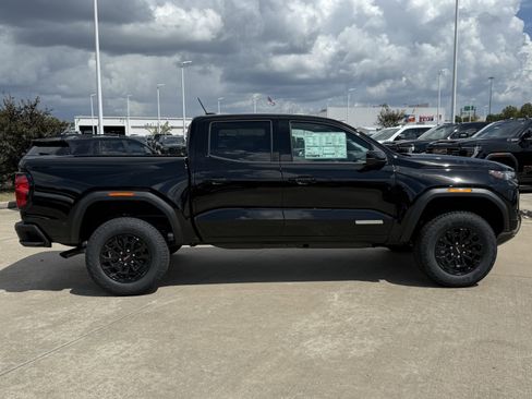 New 2026 GMC Canyon Elevation w/ Convenience Package image 3