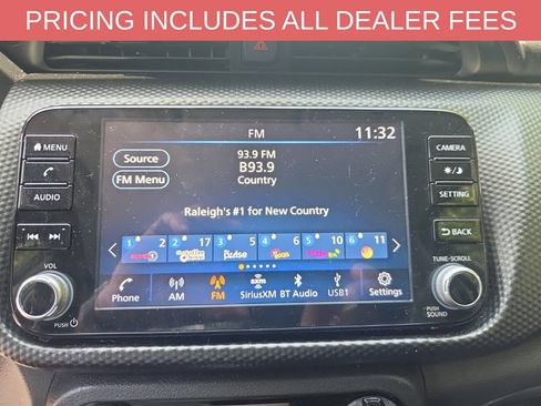 Used 2021 Nissan Kicks SV FWD image 3