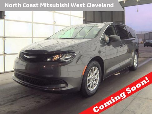 Used 2023 Chrysler Voyager LX image 1