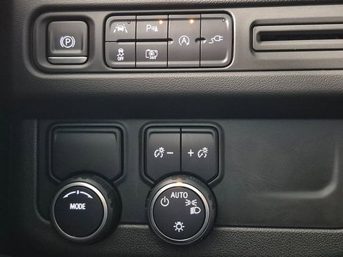 Used 2022 Chevrolet Tahoe LT w/ LT Signature Plus Package image 15