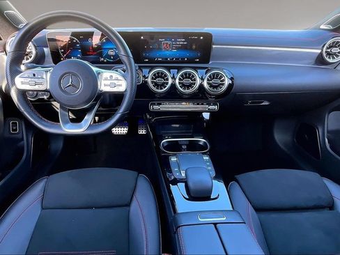 Used 2023 Mercedes-Benz CLA 250 image 7