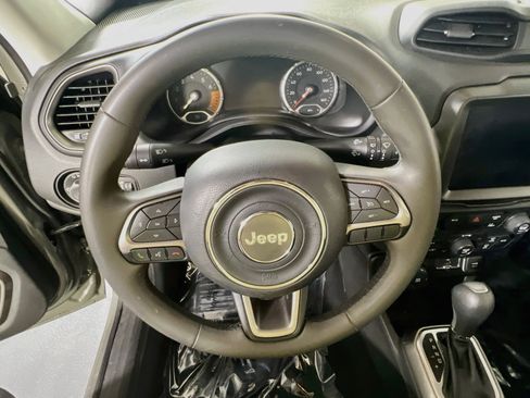 Used 2022 Jeep Renegade Latitude AWD/4WD image 11