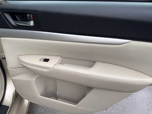 Used 2010 Subaru Legacy 3.6R Premium image 17
