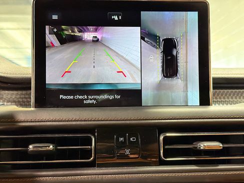 Used 2024 Lincoln Aviator Black Label w/ Class IV Trailer Tow Package image 33