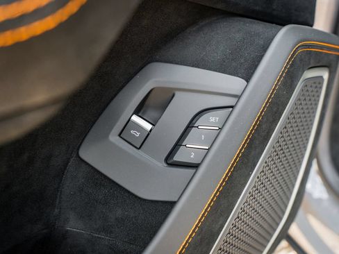 Used 2024 Lamborghini Urus Performante AWD/4WD image 22