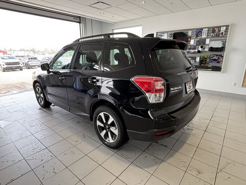 Used 2018 Subaru Forester 2.5i Premium w/ All-Weather Package image 3