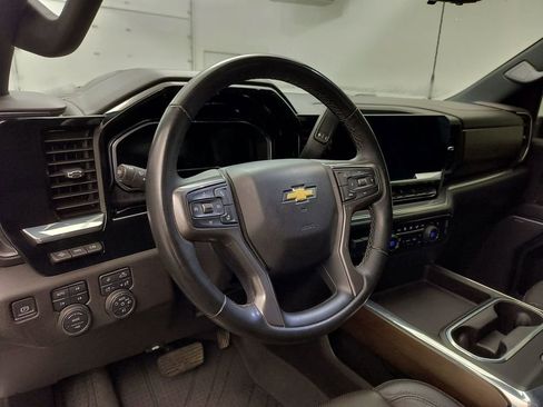 Used 2024 Chevrolet Silverado 2500 High Country w/ High Country Premium Package image 4