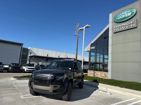 Used 2020 Land Rover Defender 110 X image 1