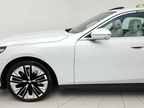 Used 2025 BMW 540i xDrive AWD/4WD image 17