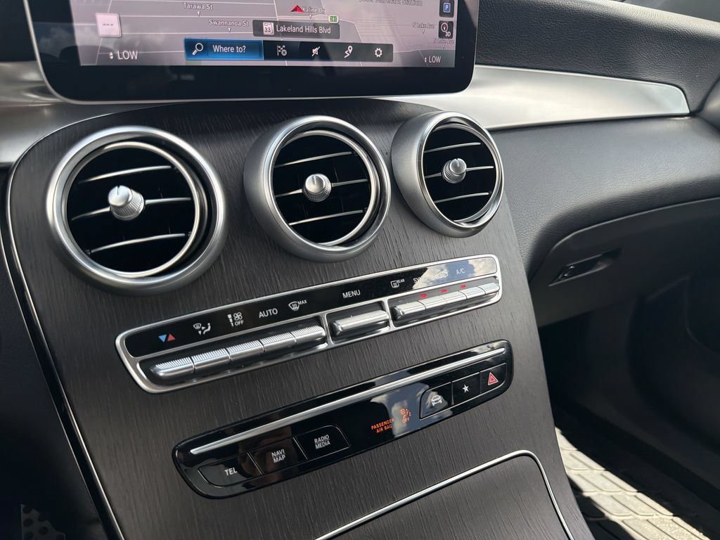 Used 2021 Mercedes-Benz GLC 300 4MATIC image 26
