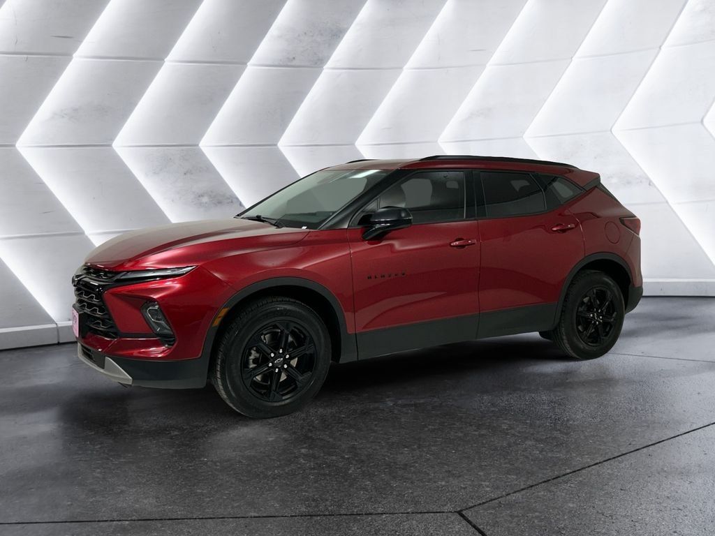 Used 2025 Chevrolet Blazer LT w/ Midnight/Sport Edition FWD image 3
