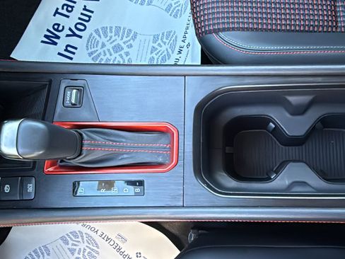 Certified 2025 Nissan Kicks SR image 17