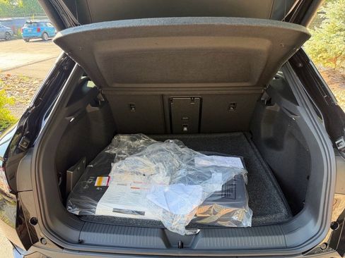 New 2025 Volkswagen ID.4 Pro S Plus image 17