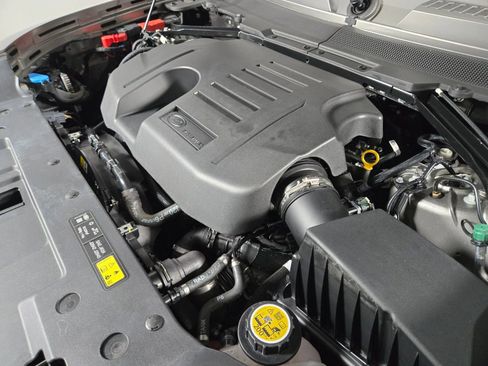 Used 2024 Land Rover Defender 110 X-Dynamic SE AWD/4WD image 21