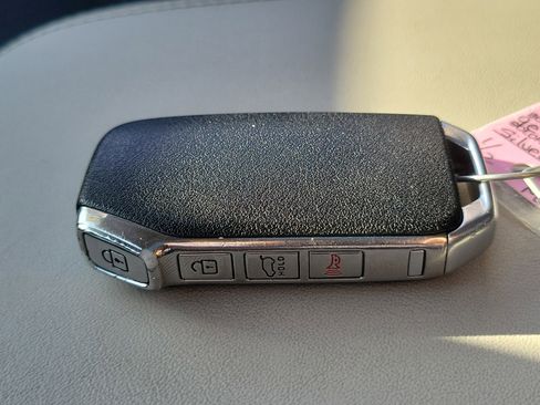 Used 2023 Kia Carnival SX Prestige image 38