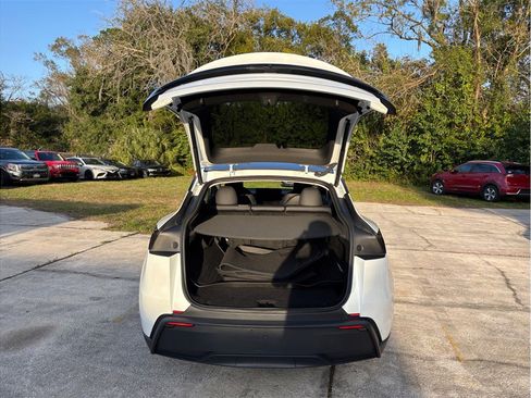 Used 2026 Tesla Model Y Long Range image 44