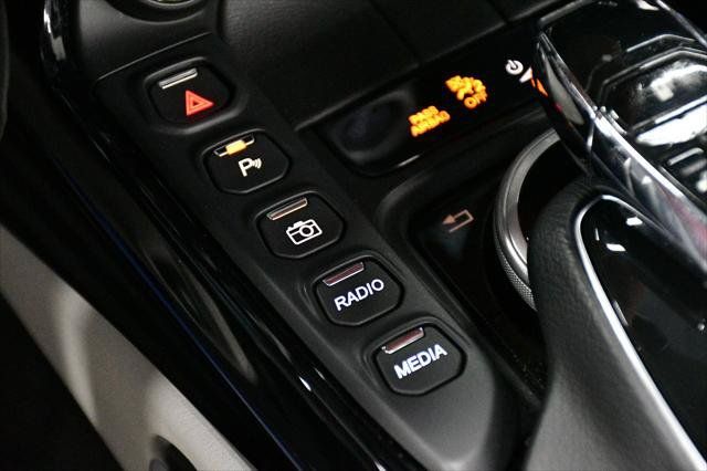 Used 2021 Aston Martin V8 Vantage Roadster RWD image 48
