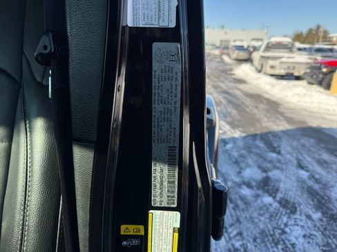 Used 2022 Jeep Wrangler Unlimited Sahara w/ Cold Weather Group image 30