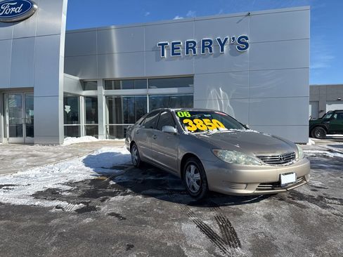 Used 2006 Toyota Camry LE image 1