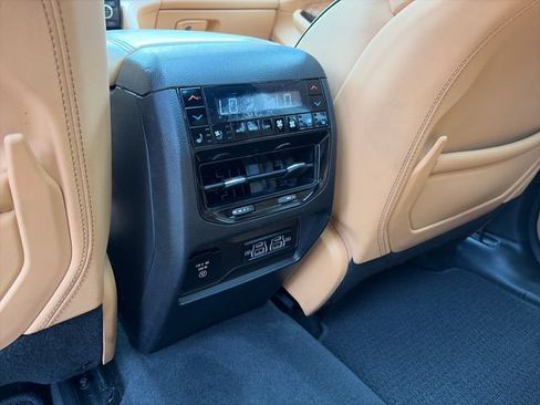 Used 2022 Jeep Grand Cherokee Summit AWD/4WD image 17