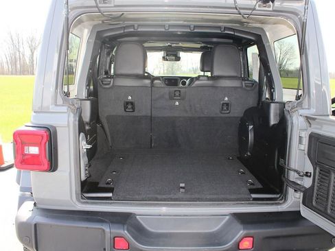 Used 2022 Jeep Wrangler Unlimited Rubicon w/ Xtreme Recon 35" Tire Package AWD/4WD image 36