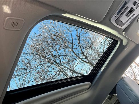 Used 2025 Toyota Sienna XLE w/ XLE Plus Package image 14