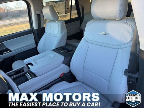 New 2025 Ford Expedition Max Platinum w/ Driver's Package image 33