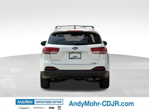 Used 2017 Kia Sorento AWD image 6
