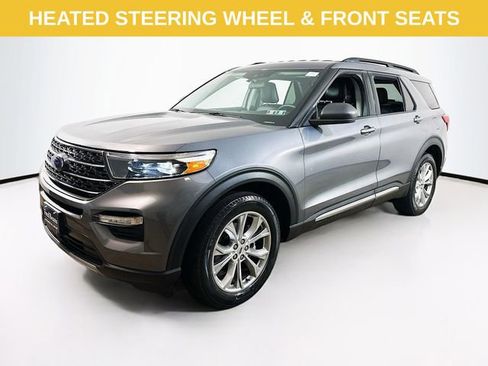 Certified 2021 Ford Explorer XLT w/ Equipment Group 202A image 3