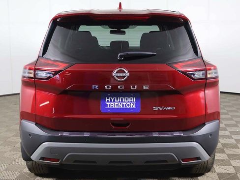 Used 2023 Nissan Rogue SV AWD/4WD image 12