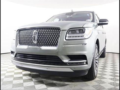Used 2019 Lincoln Navigator Reserve AWD/4WD image 2