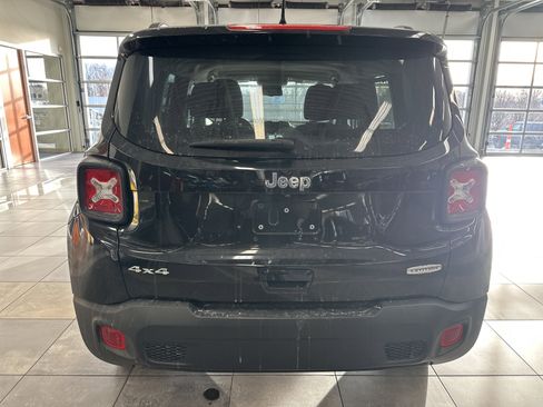 Used 2022 Jeep Renegade Latitude w/ Convenience Group image 10