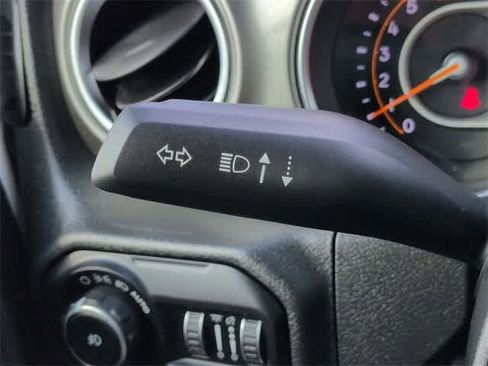 Used 2020 Jeep Wrangler Unlimited Sahara w/ Safety Group image 27