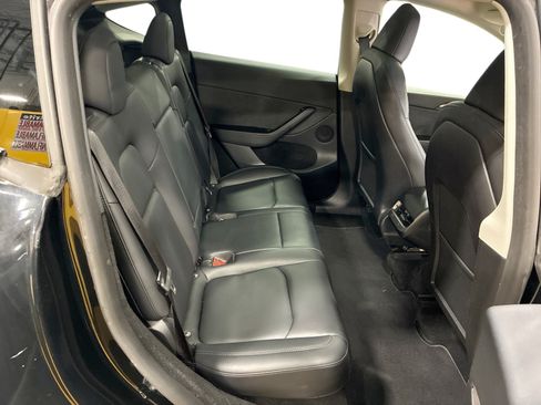 Certified 2023 Tesla Model Y Long Range AWD/4WD image 11