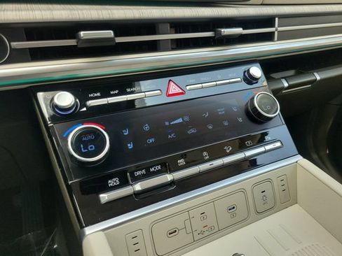 Certified 2025 Hyundai Santa Fe Calligraphy AWD/4WD image 30