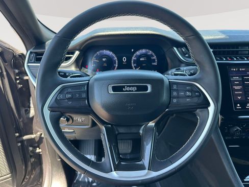 Used 2023 Jeep Grand Cherokee L Laredo AWD/4WD image 9