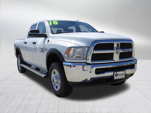 Used 2018 RAM 2500 Tradesman w/ Chrome Appearance Group AWD/4WD image 7