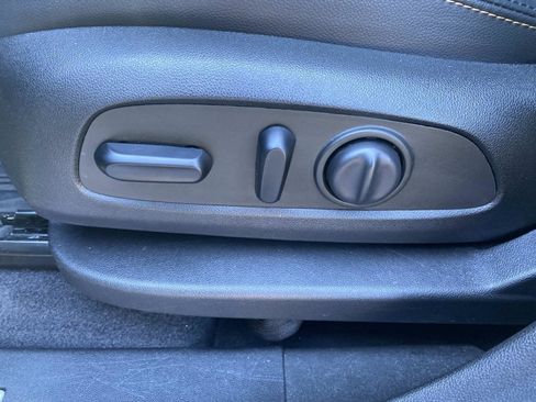 Used 2022 Chevrolet Equinox Premier image 36