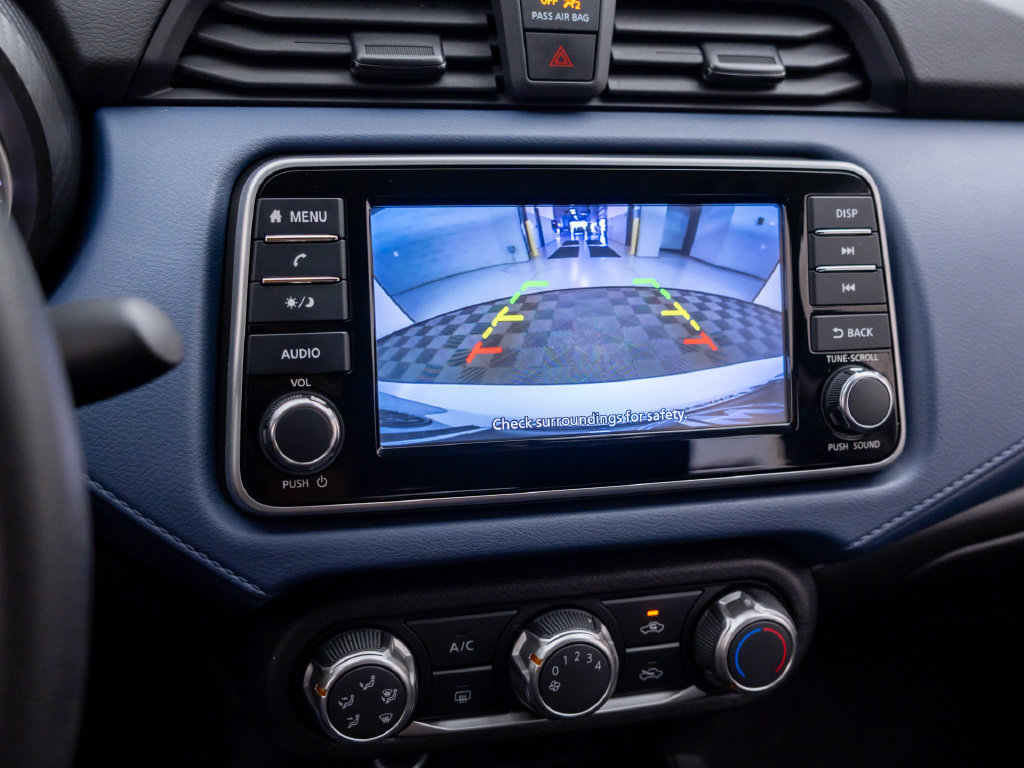 Used 2025 Nissan Versa SV FWD image 31