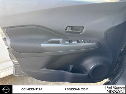 New 2025 Nissan Kicks Play S image 17