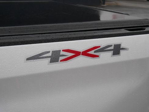 Used 2023 Chevrolet Silverado 1500 LT image 10