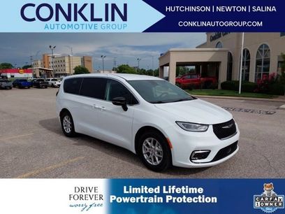 Used 2024 Chrysler Pacifica Touring-L
