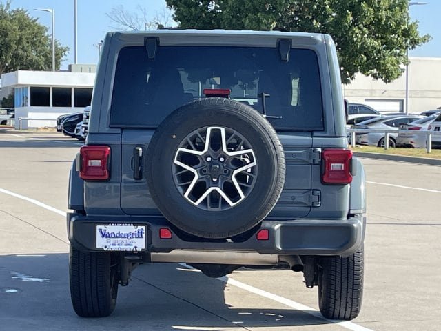 Used 2024 Jeep Wrangler Unlimited Sahara AWD/4WD image 5