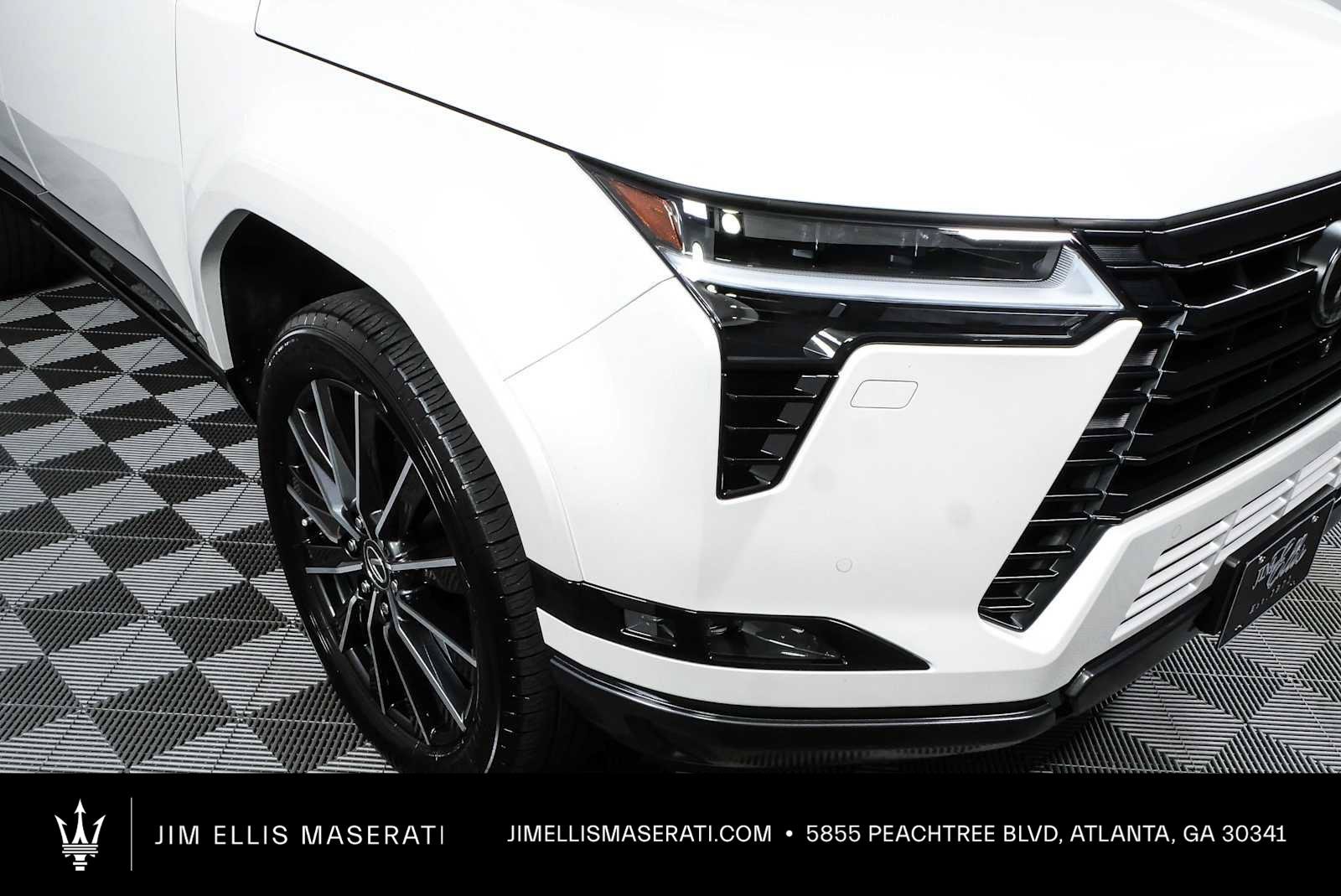 Used 2025 Lexus GX 550 w/ Accessory Package (2T) AWD/4WD image 41