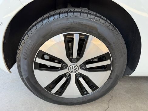 Used 2016 Volkswagen e-Golf SEL Premium w/ Driver Assistance Package FWD image 52